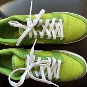 Nike Men’s Green Low-Top Sneakers with White Accents